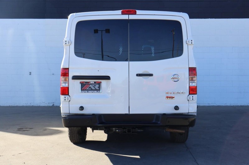 Nissan NV Cargo Vehicle Full-screen Gallery Image 07