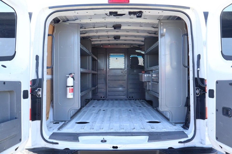 Nissan NV Cargo Vehicle Full-screen Gallery Image 09