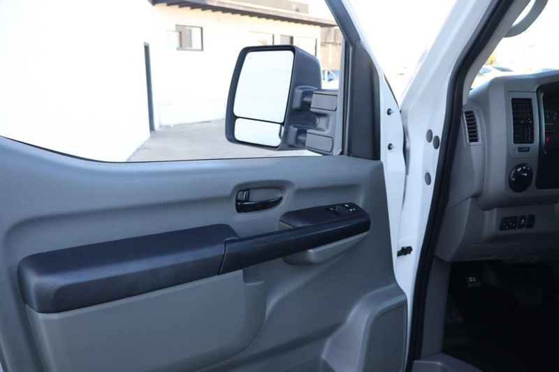 Nissan NV Cargo Vehicle Full-screen Gallery Image 19