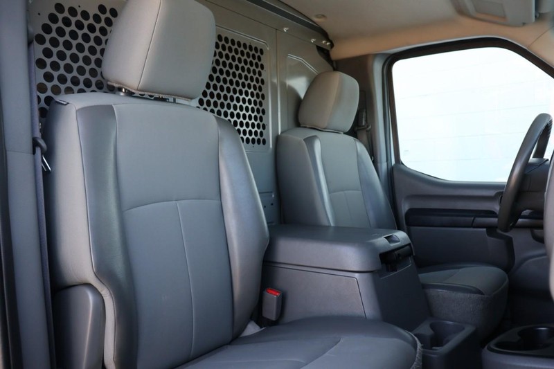 Nissan NV Cargo Vehicle Full-screen Gallery Image 25