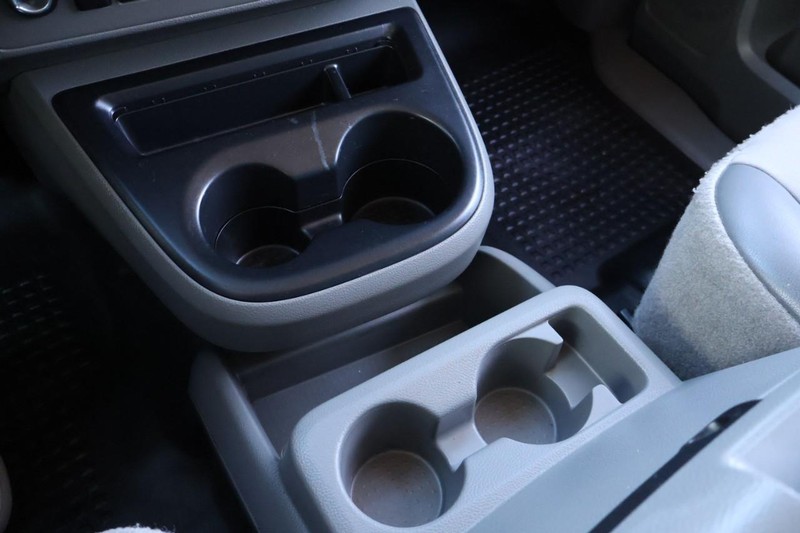 Nissan NV Cargo Vehicle Full-screen Gallery Image 35