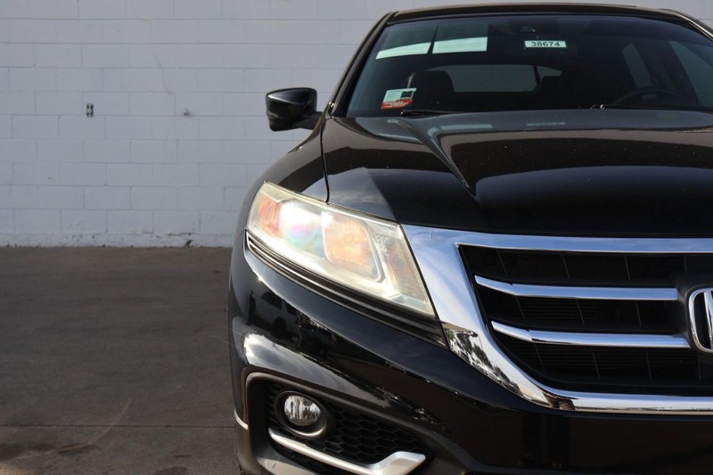 Honda Crosstour Vehicle Full-screen Gallery Image 03
