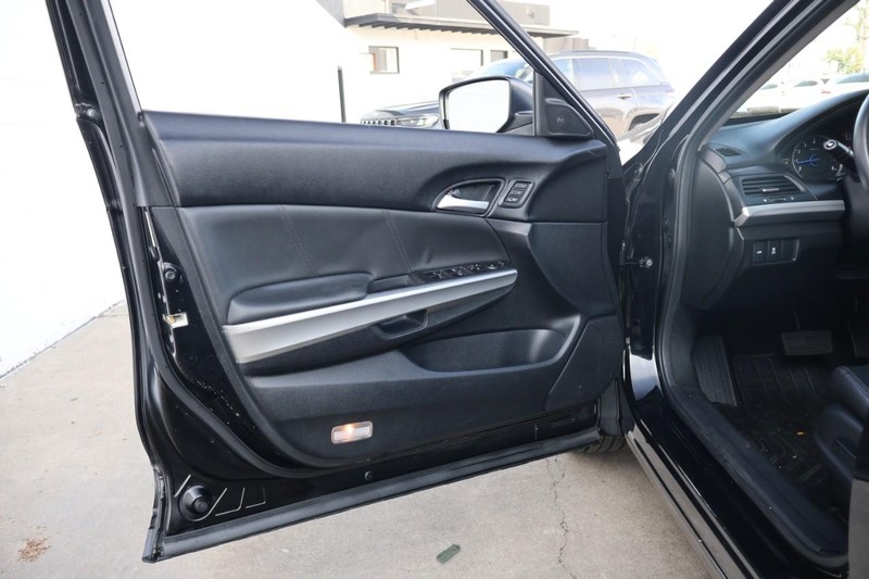 Honda Crosstour Vehicle Full-screen Gallery Image 14