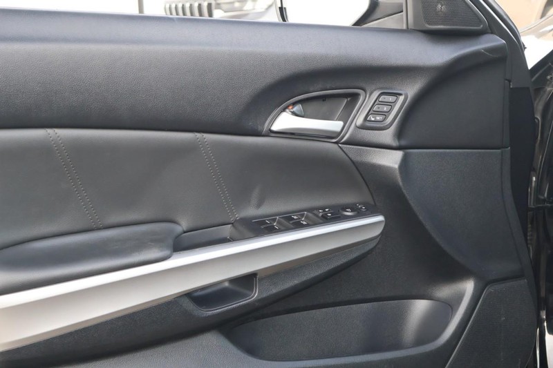 Honda Crosstour Vehicle Full-screen Gallery Image 15