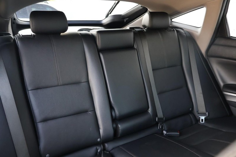 Honda Crosstour Vehicle Full-screen Gallery Image 23