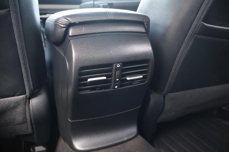 Honda Crosstour Vehicle Full-screen Gallery Image 24