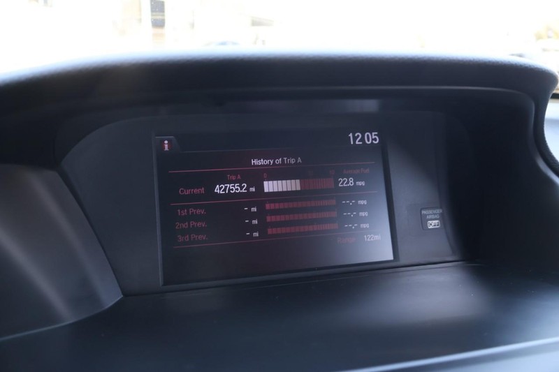 Honda Accord Coupe Vehicle Full-screen Gallery Image 27