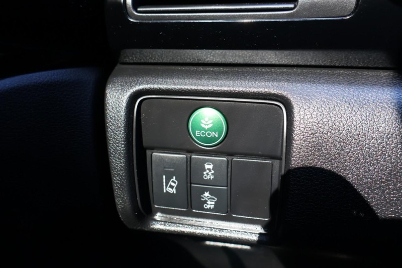 Honda Accord Coupe Vehicle Full-screen Gallery Image 33