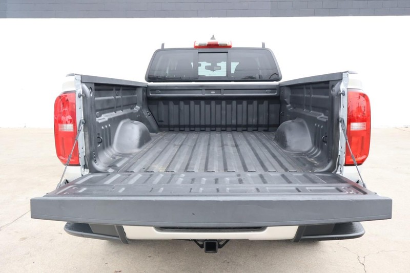 Chevrolet Colorado Vehicle Full-screen Gallery Image 09