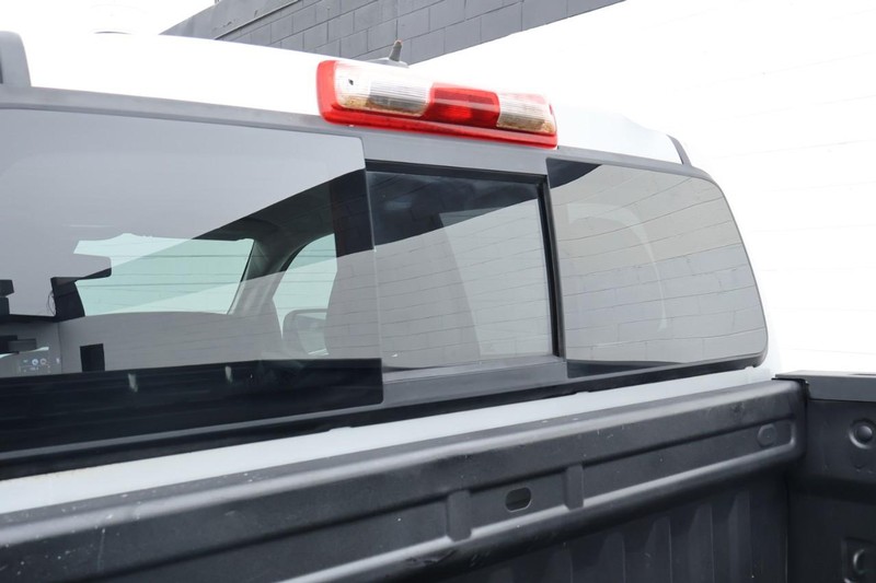 Chevrolet Colorado Vehicle Full-screen Gallery Image 10