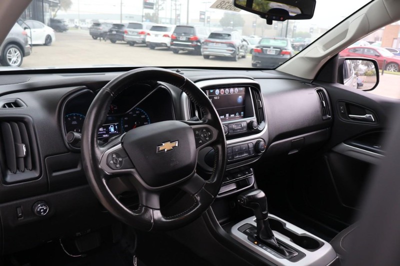 Chevrolet Colorado Vehicle Full-screen Gallery Image 18