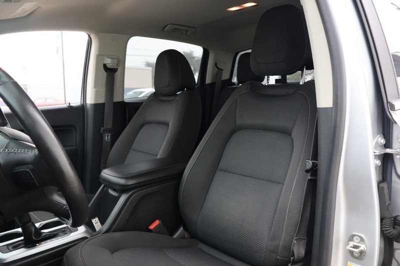 Chevrolet Colorado Vehicle Full-screen Gallery Image 19