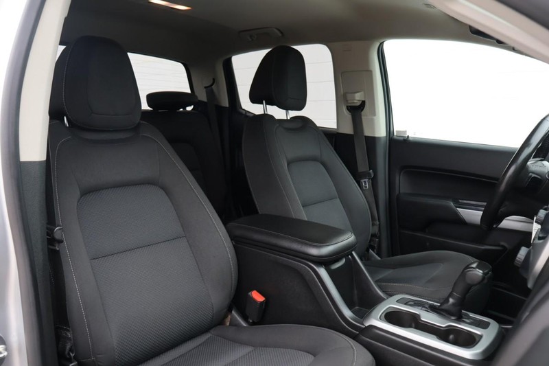 Chevrolet Colorado Vehicle Full-screen Gallery Image 22