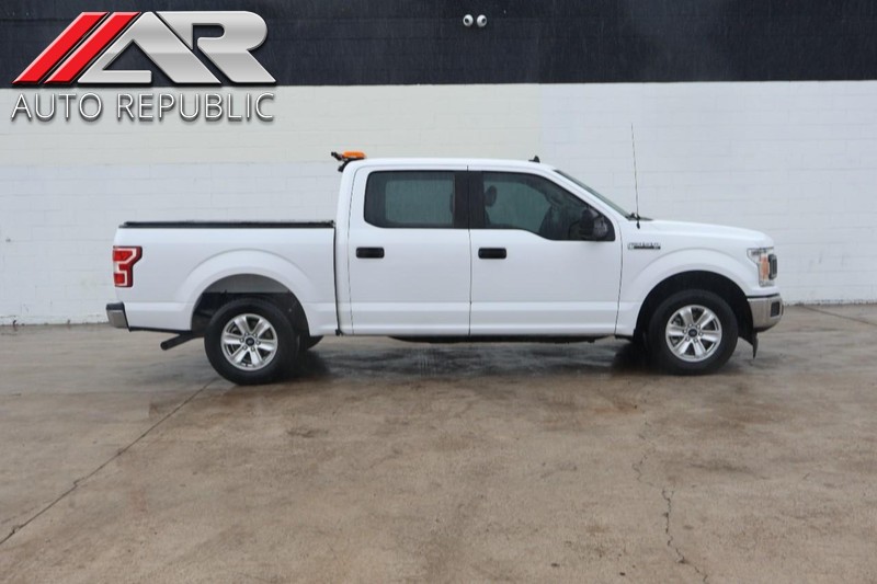 Ford F-150 Vehicle Full-screen Gallery Image 01