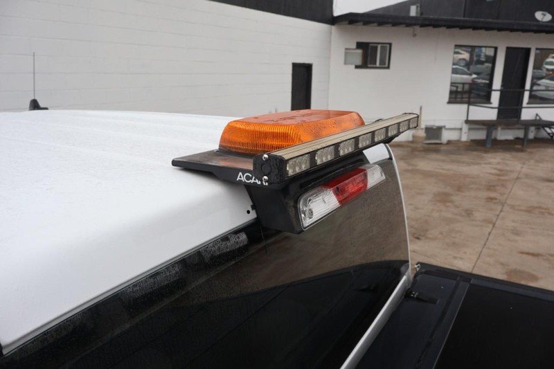 Ford F-150 Vehicle Full-screen Gallery Image 09