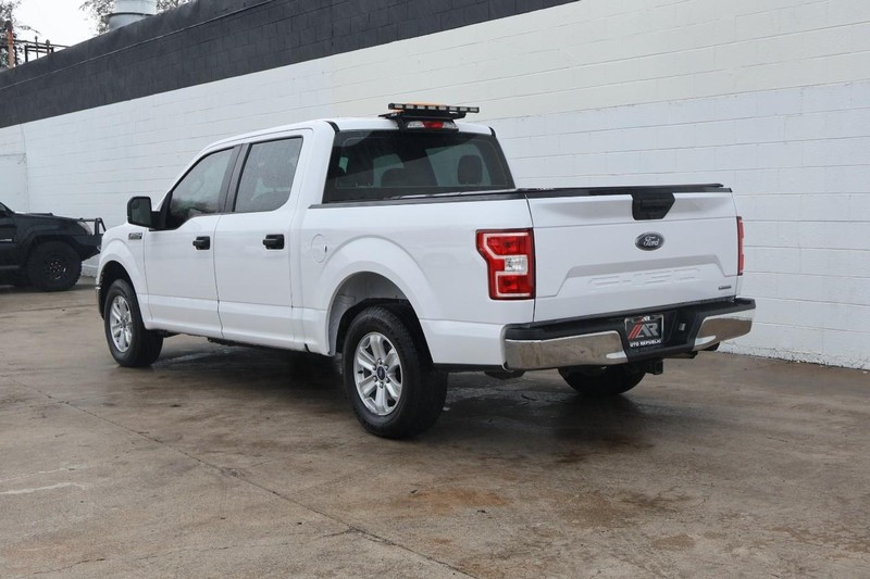 Ford F-150 Vehicle Full-screen Gallery Image 10
