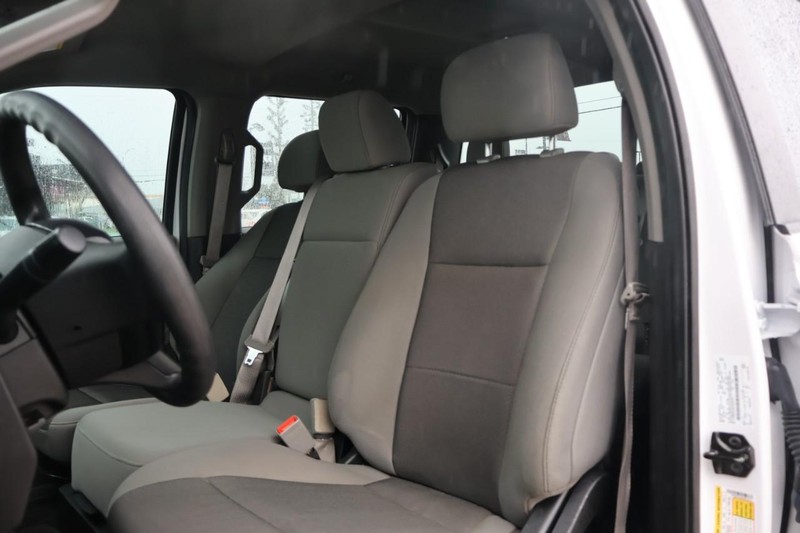 Ford F-150 Vehicle Full-screen Gallery Image 18