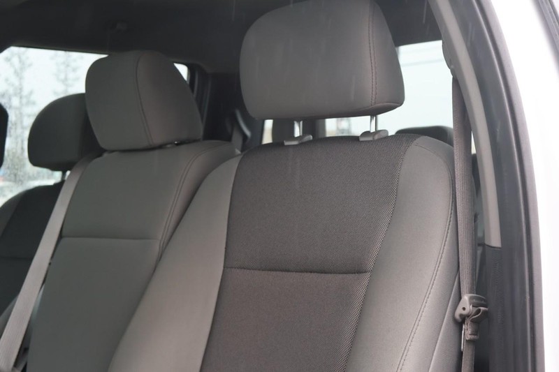 Ford F-150 Vehicle Full-screen Gallery Image 19