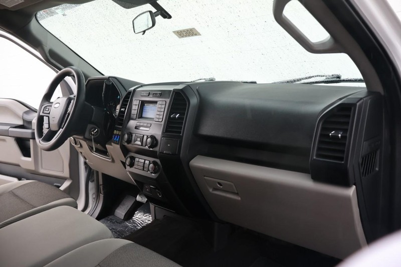 Ford F-150 Vehicle Full-screen Gallery Image 20