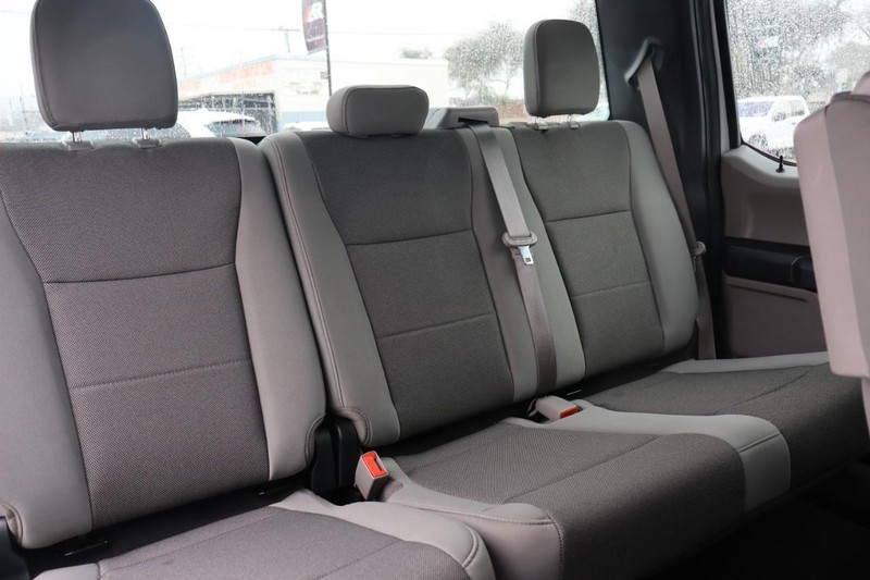 Ford F-150 Vehicle Full-screen Gallery Image 22