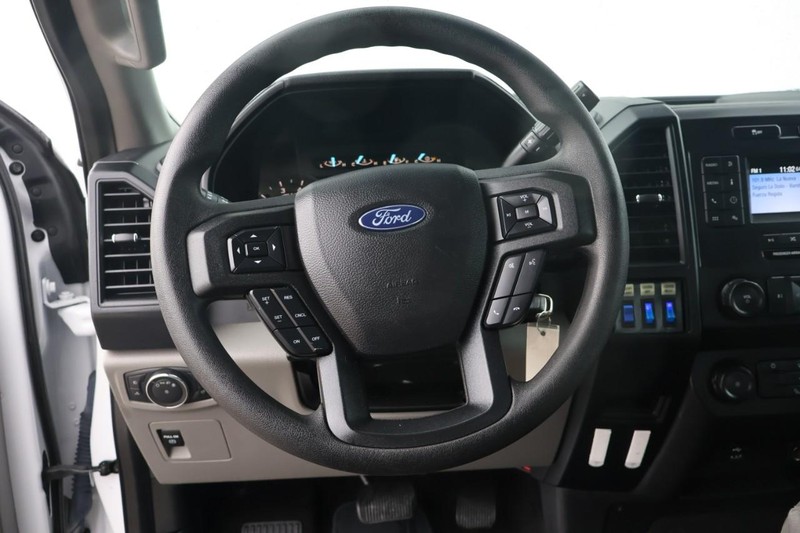Ford F-150 Vehicle Full-screen Gallery Image 25