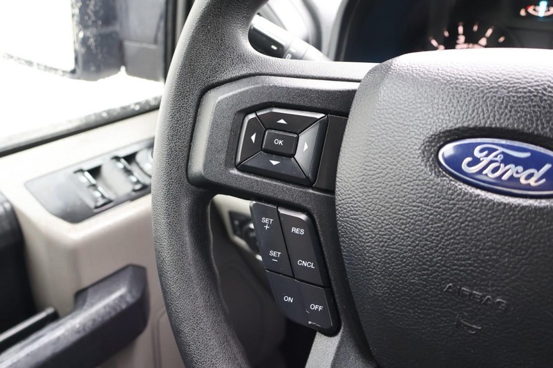 Ford F-150 Vehicle Full-screen Gallery Image 26
