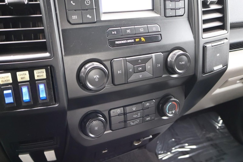 Ford F-150 Vehicle Full-screen Gallery Image 31