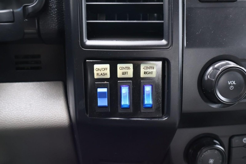 Ford F-150 Vehicle Full-screen Gallery Image 33