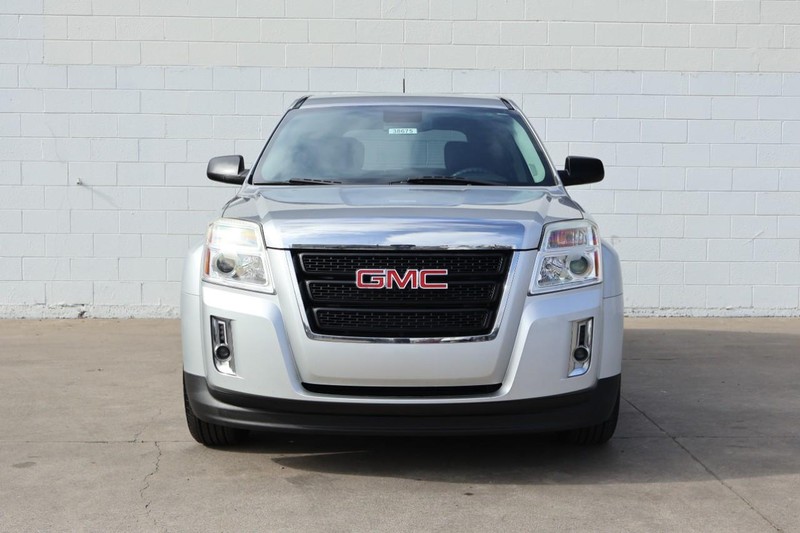 GMC Terrain Vehicle Full-screen Gallery Image 02