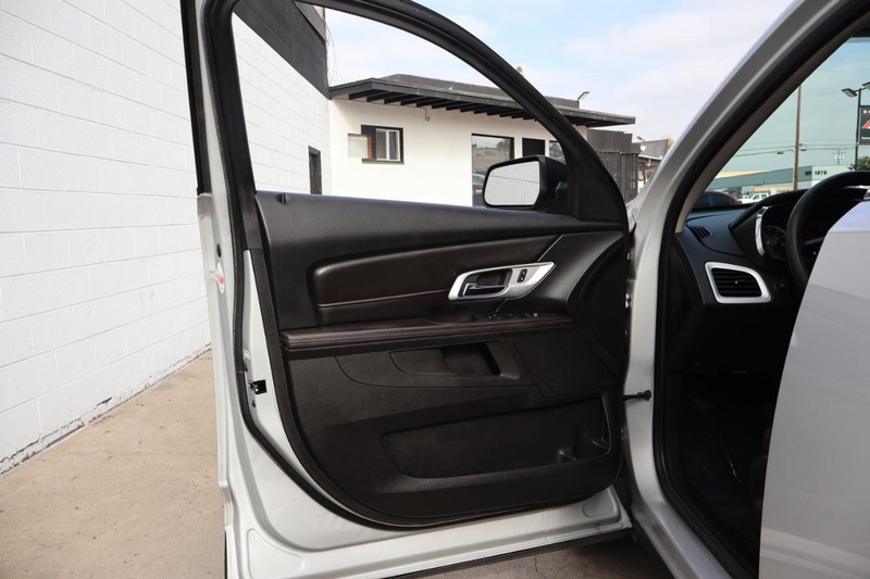 GMC Terrain Vehicle Full-screen Gallery Image 14