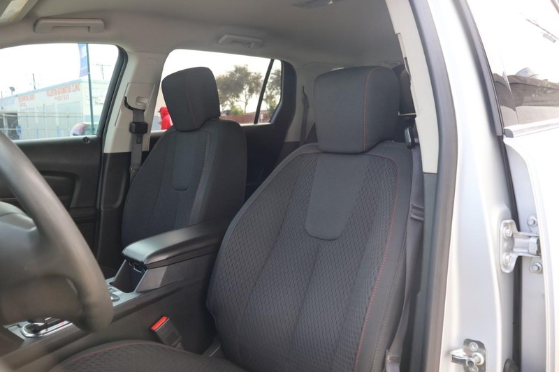 GMC Terrain Vehicle Full-screen Gallery Image 17