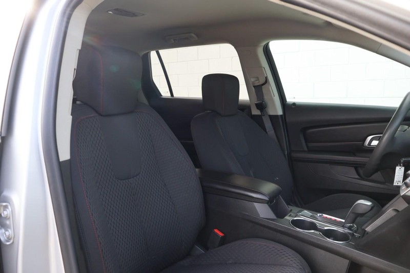 GMC Terrain Vehicle Full-screen Gallery Image 20