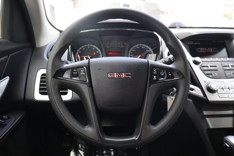 GMC Terrain Vehicle Full-screen Gallery Image 24