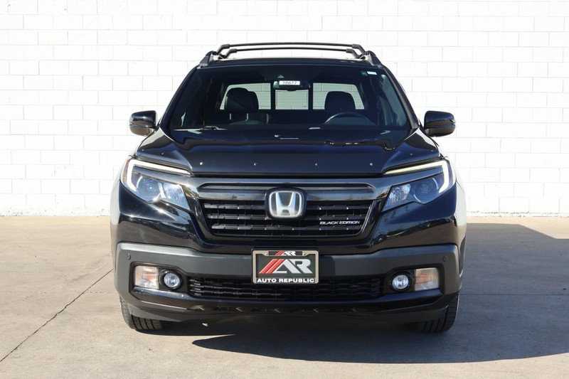 Honda Ridgeline Vehicle Full-screen Gallery Image 02