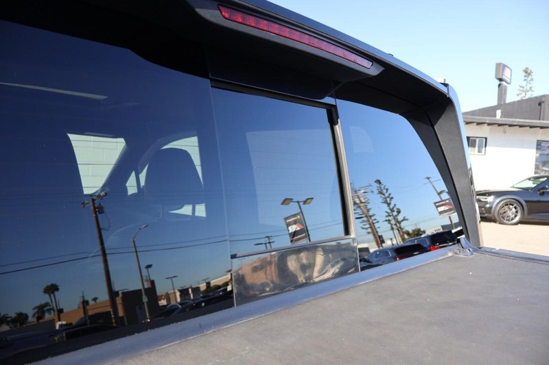 Honda Ridgeline Vehicle Full-screen Gallery Image 08