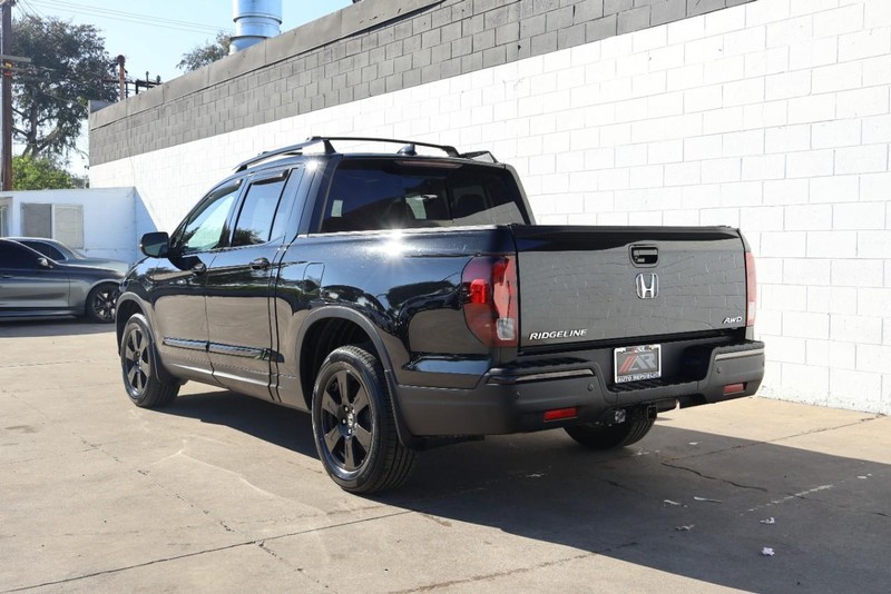 Honda Ridgeline Vehicle Full-screen Gallery Image 11