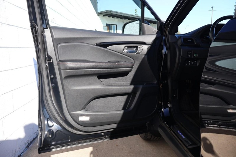 Honda Ridgeline Vehicle Full-screen Gallery Image 16