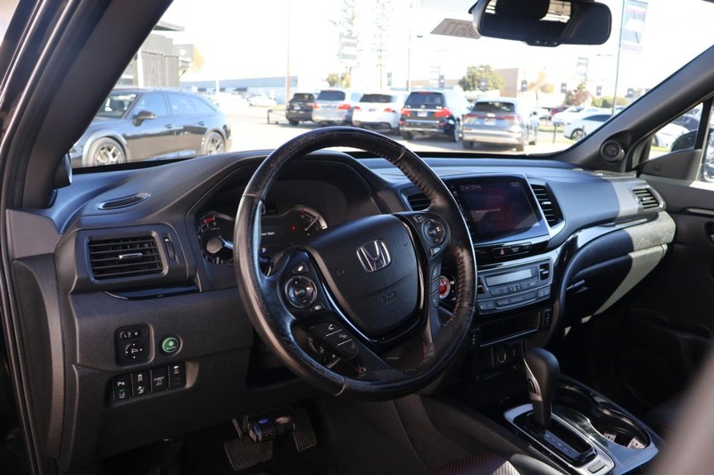 Honda Ridgeline Vehicle Full-screen Gallery Image 18