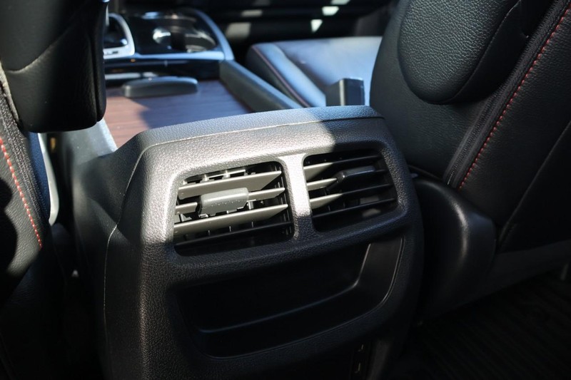 Honda Ridgeline Vehicle Full-screen Gallery Image 26