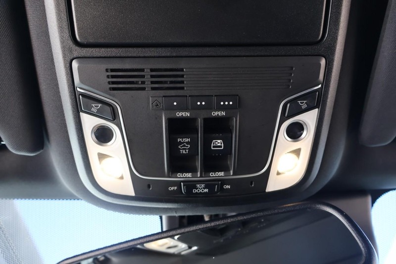 Honda Ridgeline Vehicle Full-screen Gallery Image 40