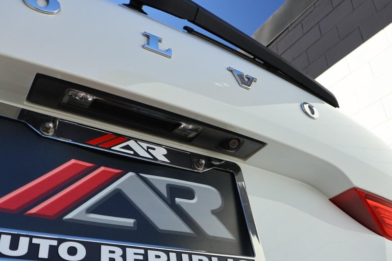 Volvo XC60 Vehicle Full-screen Gallery Image 08