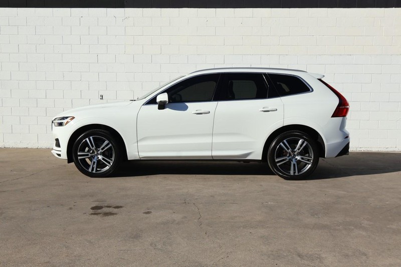 Volvo XC60 Vehicle Full-screen Gallery Image 12