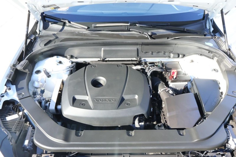 Volvo XC60 Vehicle Full-screen Gallery Image 15