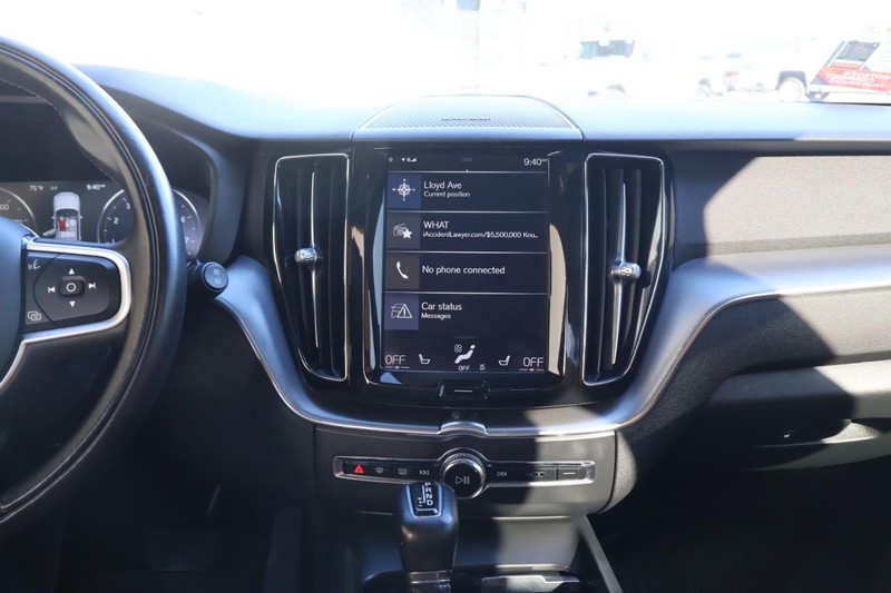 Volvo XC60 Vehicle Full-screen Gallery Image 33