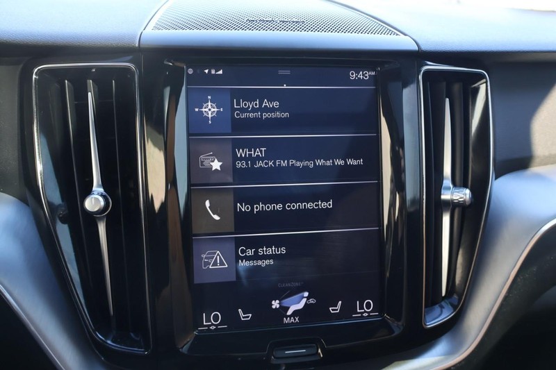 Volvo XC60 Vehicle Full-screen Gallery Image 34