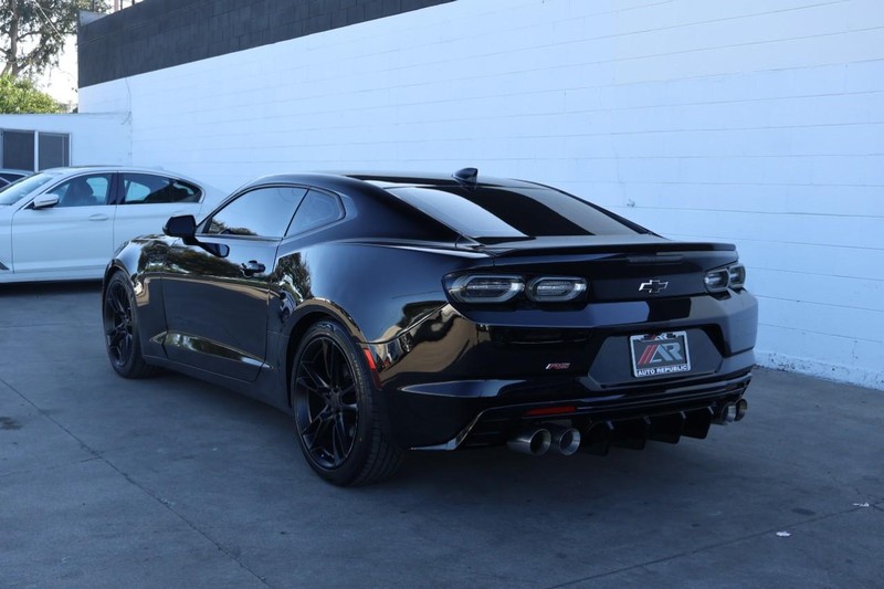 Chevrolet Camaro Vehicle Full-screen Gallery Image 10