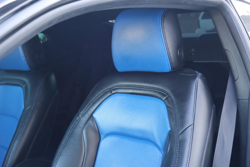 Chevrolet Camaro Vehicle Full-screen Gallery Image 19