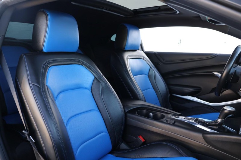 Chevrolet Camaro Vehicle Full-screen Gallery Image 21