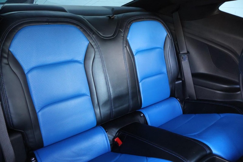 Chevrolet Camaro Vehicle Full-screen Gallery Image 22