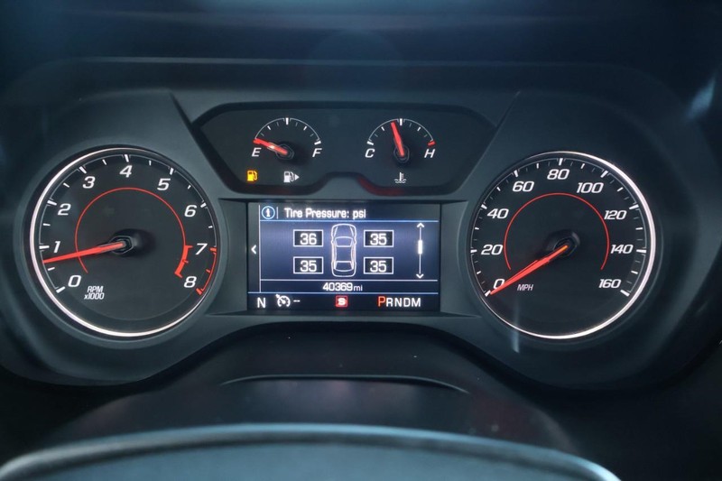 Chevrolet Camaro Vehicle Full-screen Gallery Image 24